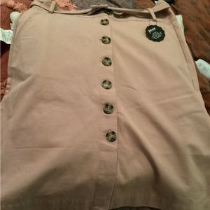 Joanie skirt size US 10, UK 14.